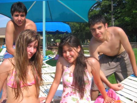 moi, tina, liza, mo frere(akram)